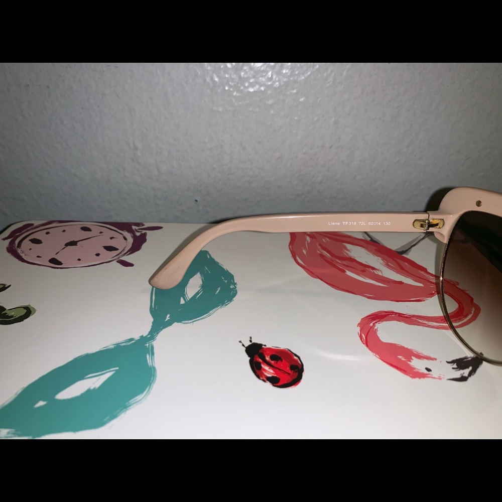 Tom Ford - Picture 2 of 5